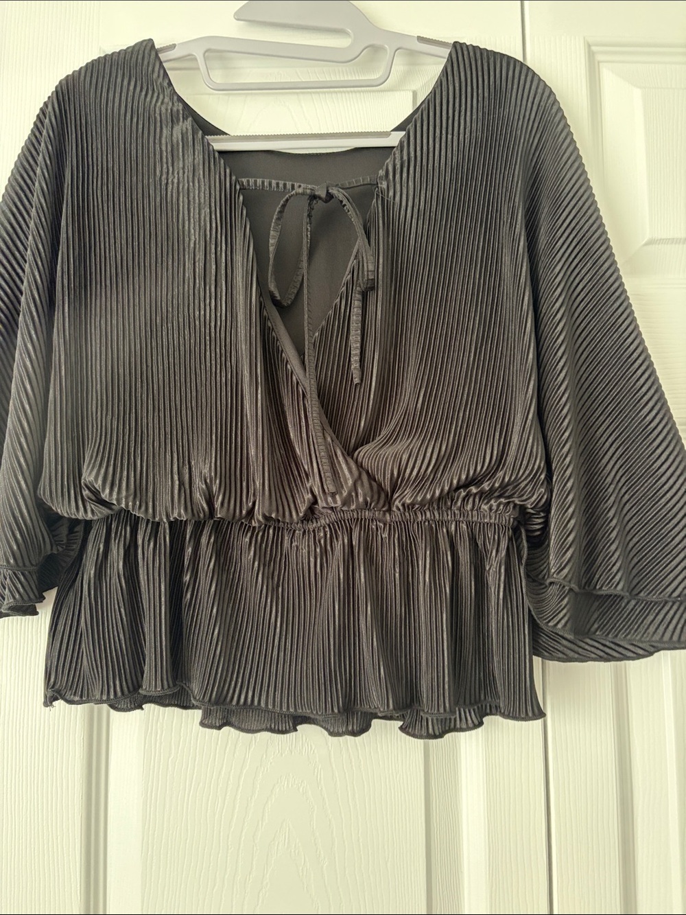 Gilli Charcoal Pleated V-Neck Peplum Blouse